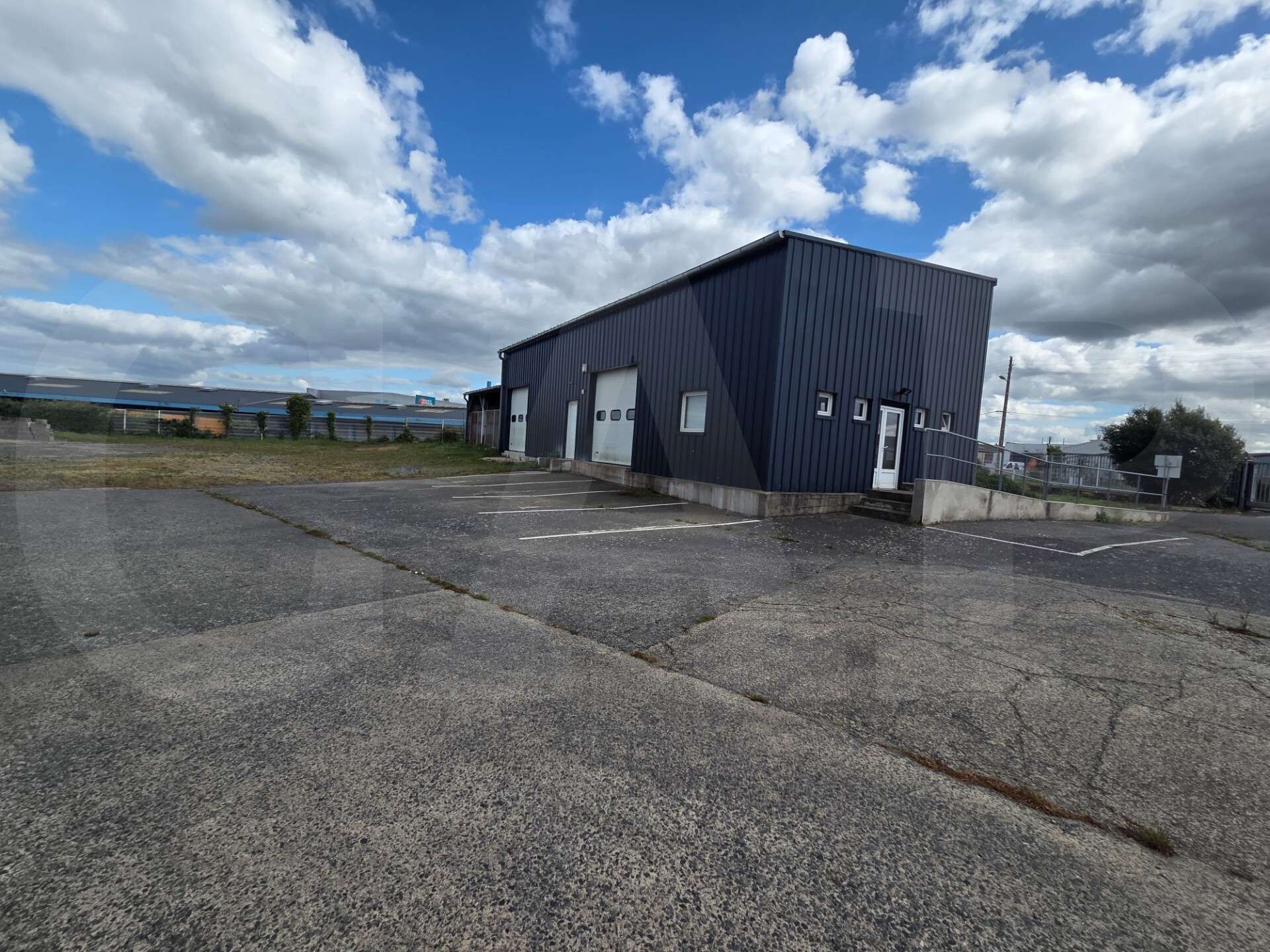A vendre local d'activité 160m² ZA Saint-Brieuc