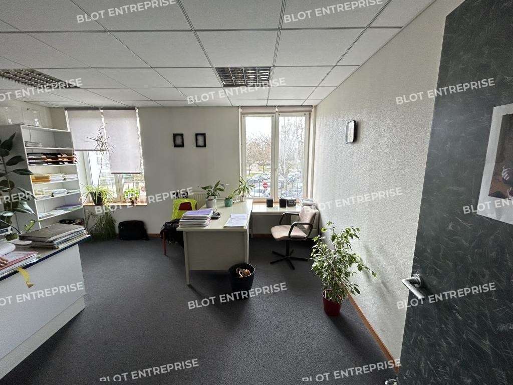 A louer à vendre bureaux 360m² à Brest cours Dajot