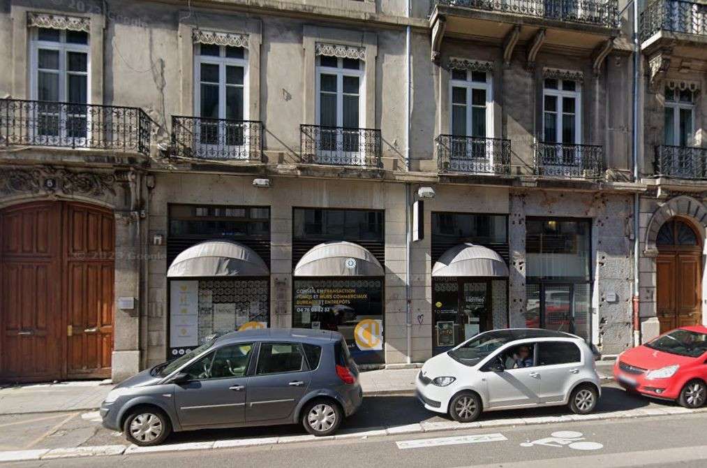 Local de 101m² à louer à Grenoble centre ville
