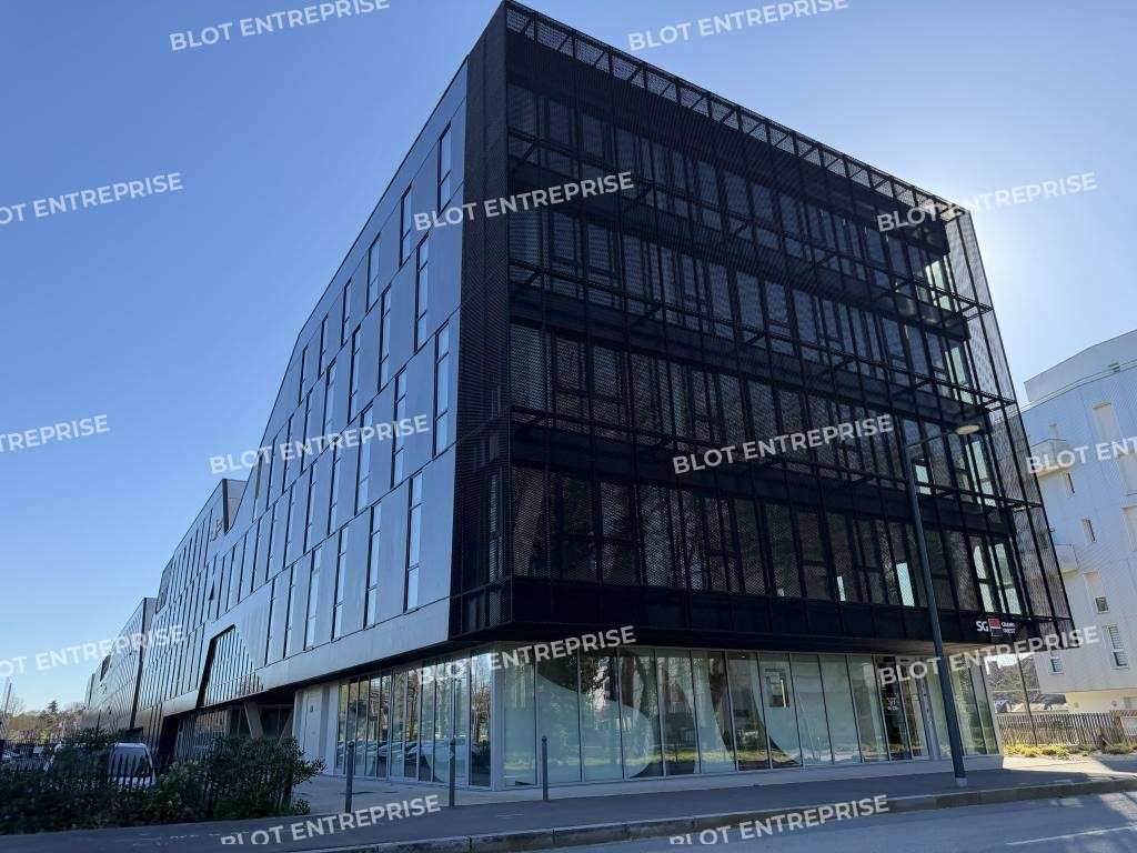 A louer bureaux 213m² Rennes Boulevard d'Armorique