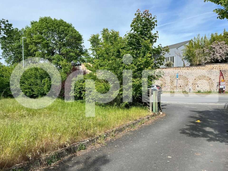 Terrain de 924m² à vendre à Désertines
