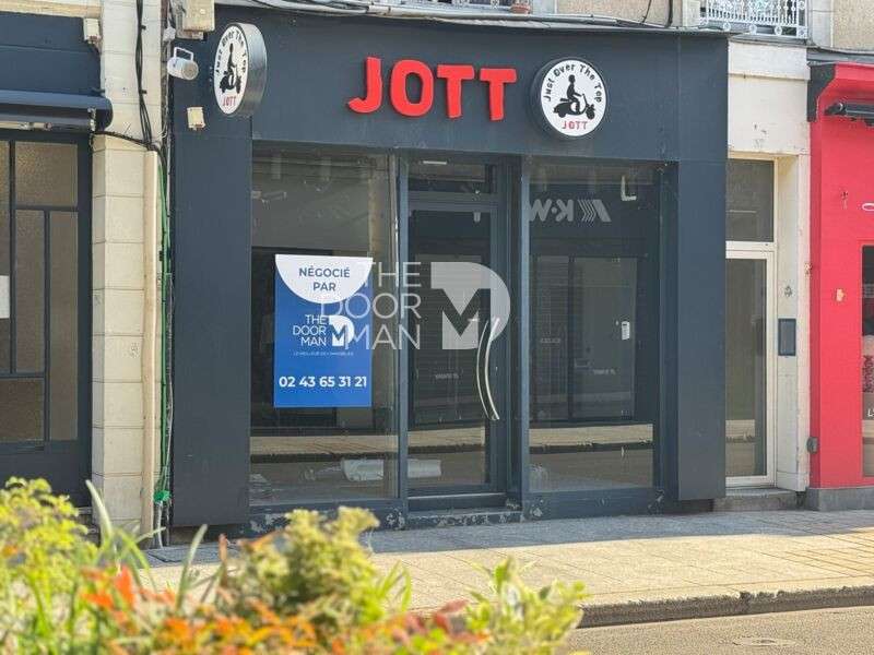 Vente locaux commerciaux Rue de la Paix à Laval