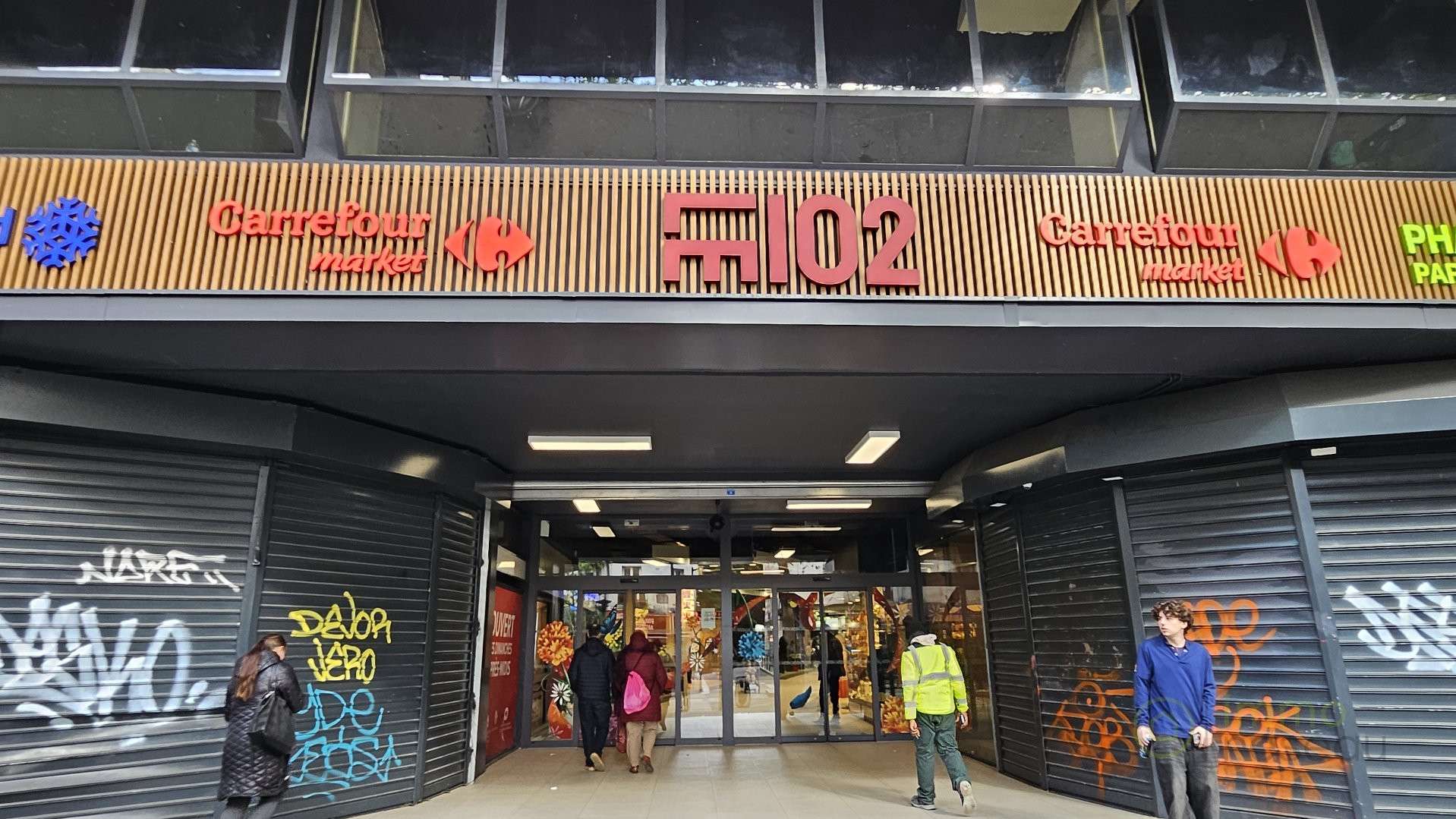 Vente murs 31m²  quartier commerçant Paris 18e