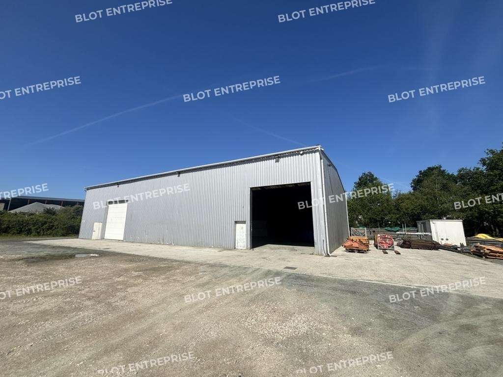 A louer locaux d'activités 607m² sur 4859m² Héric