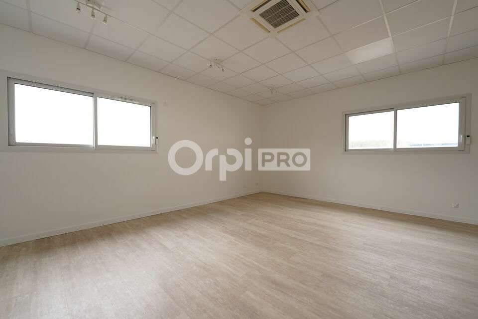 Vente bureaux 1416m² Chaponnay emplac idéal A46
