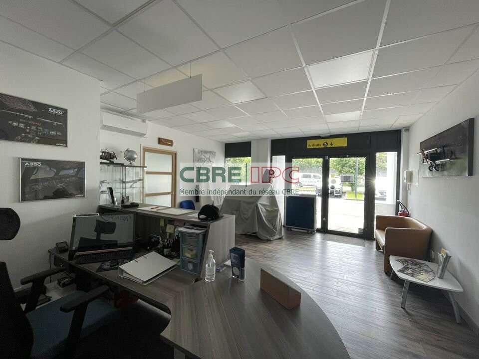 Loue local commercial de 80m² à l'entrée de Pau