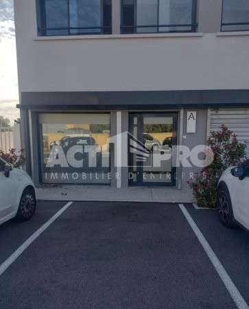 À louer bureaux de 40 m² à Saint-Estève