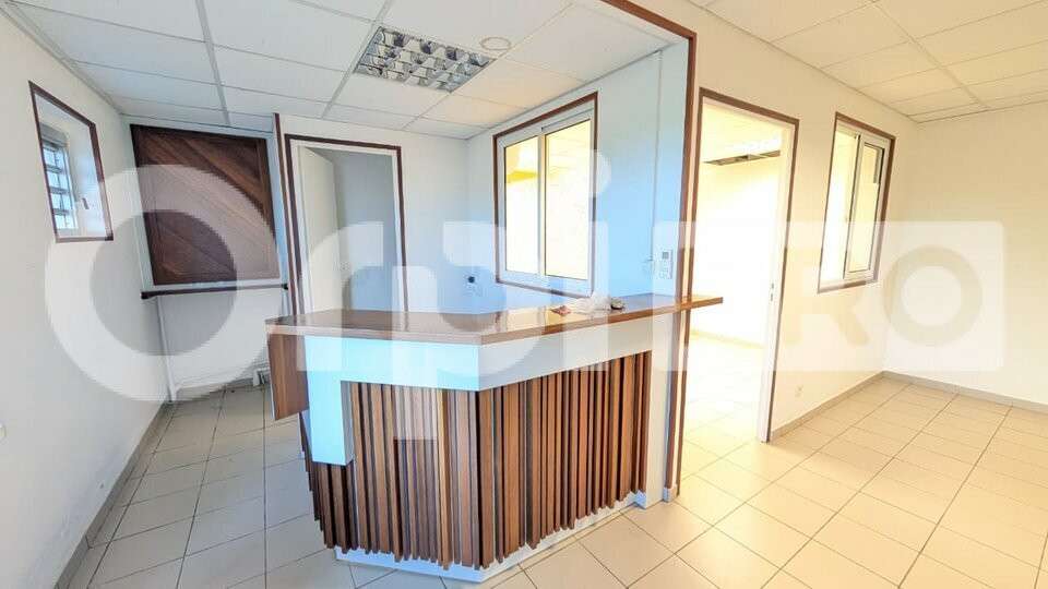 Bureau de 144m² à louer en angle à Cayenne