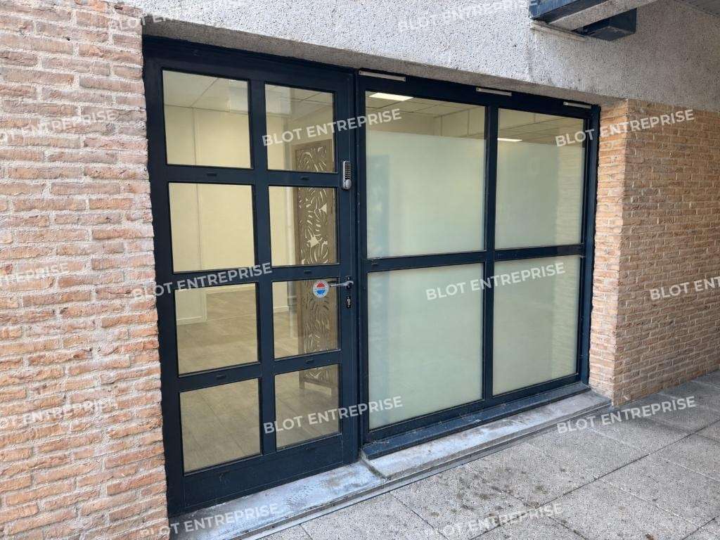 Loue local commercial 65m² à Vannes Bvd de la Paix