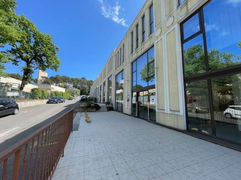 Local/bureau 76m² à vendre en ZAC à Mougins (06)