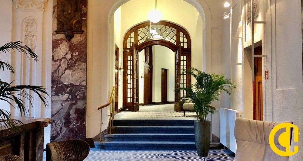 69 Hôtel-bureau à 40 mn Nord de Lyon