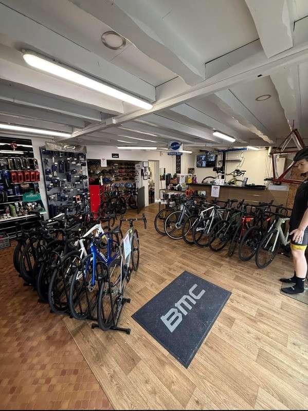 A vendre murs commerciaux libres 81m² à Biganos