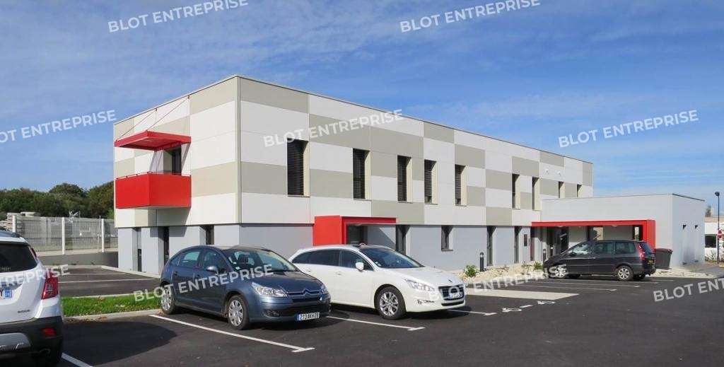 A louer bureaux125m² à Saint-Martin-des-Champs
