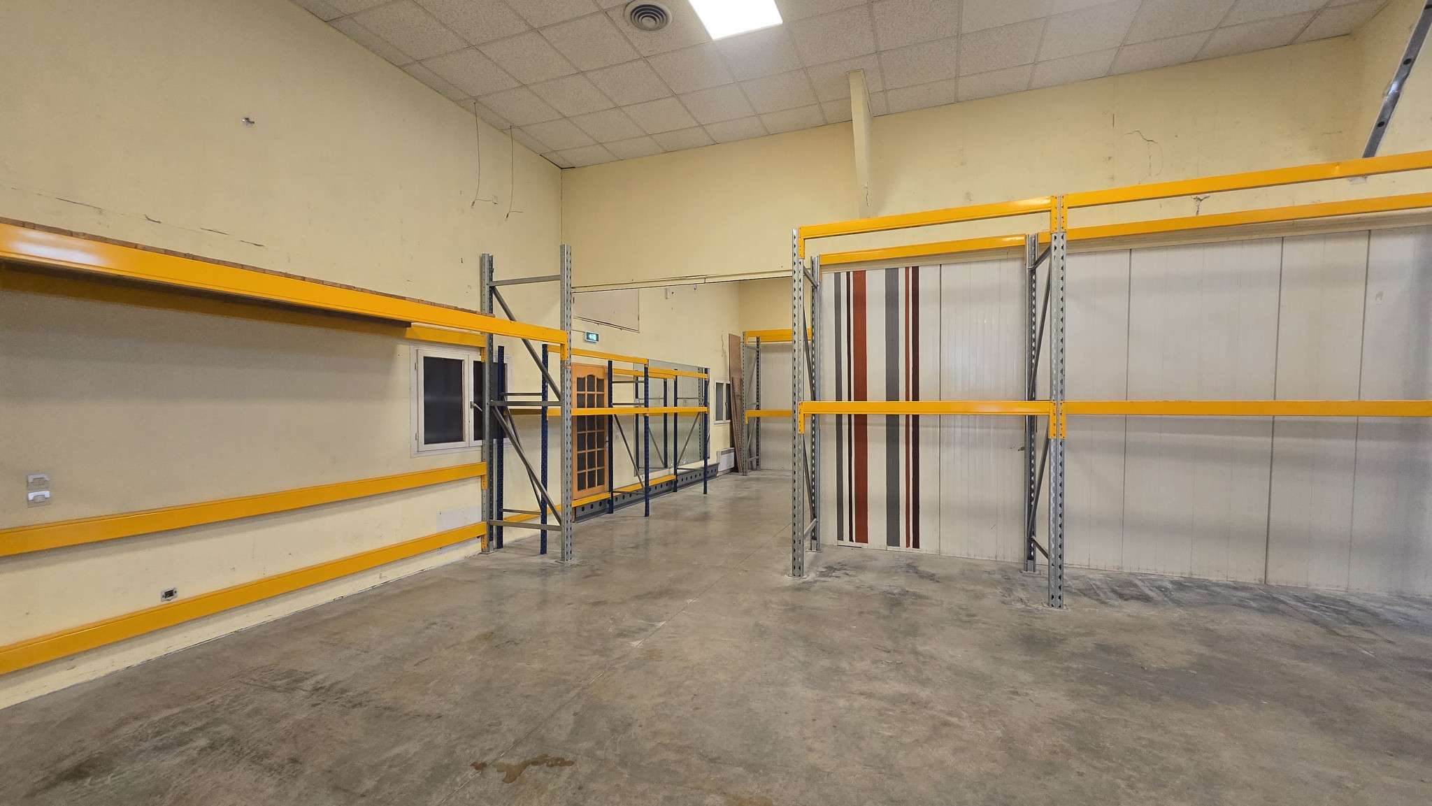 Vente bâtiment indépendant 670m² La Crau