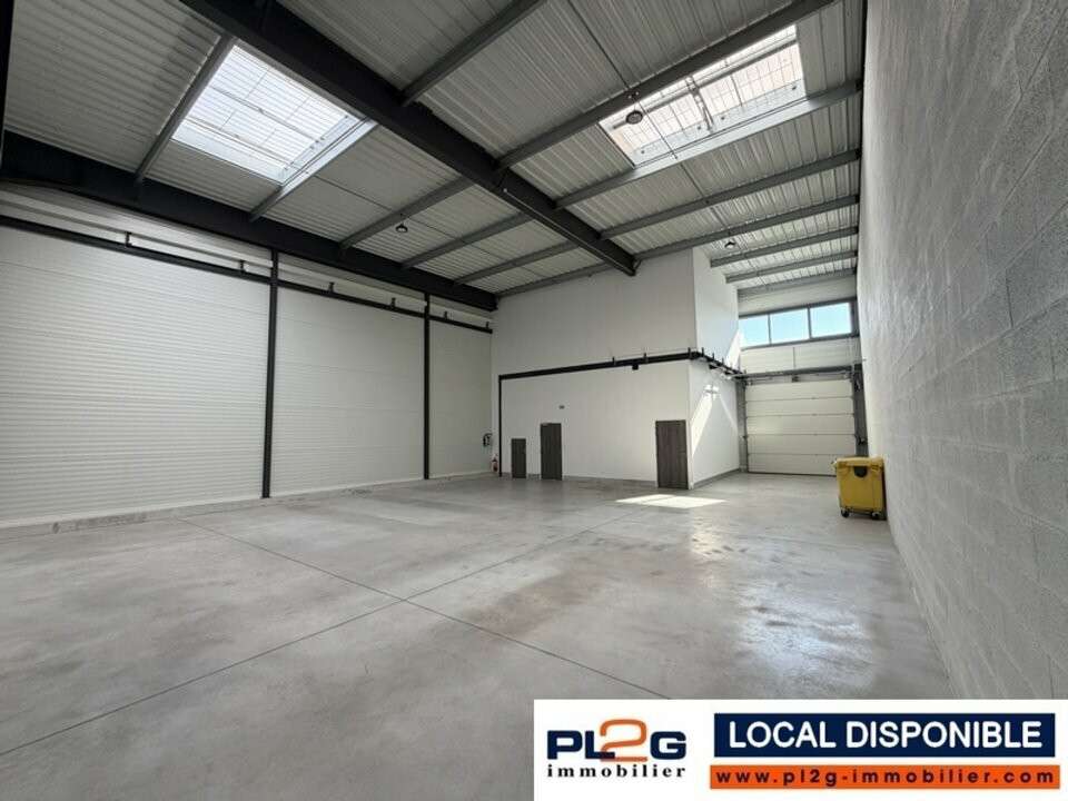 Local d'activité 277m² à louer à Gignac La Nerthe