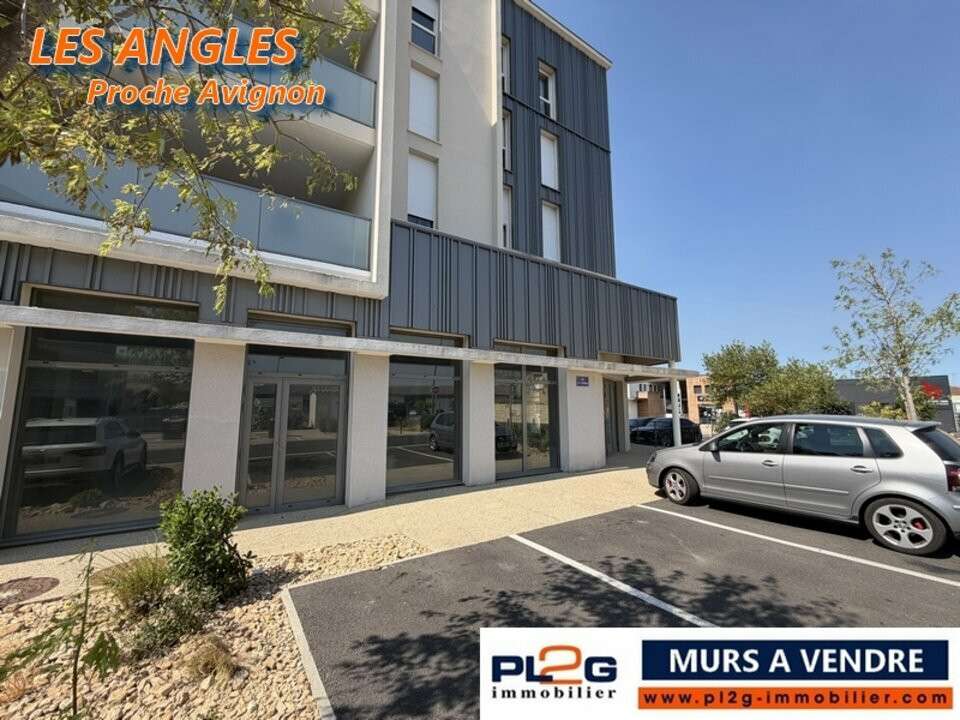 Local 255m² à la vente aux Angles dans le Gard