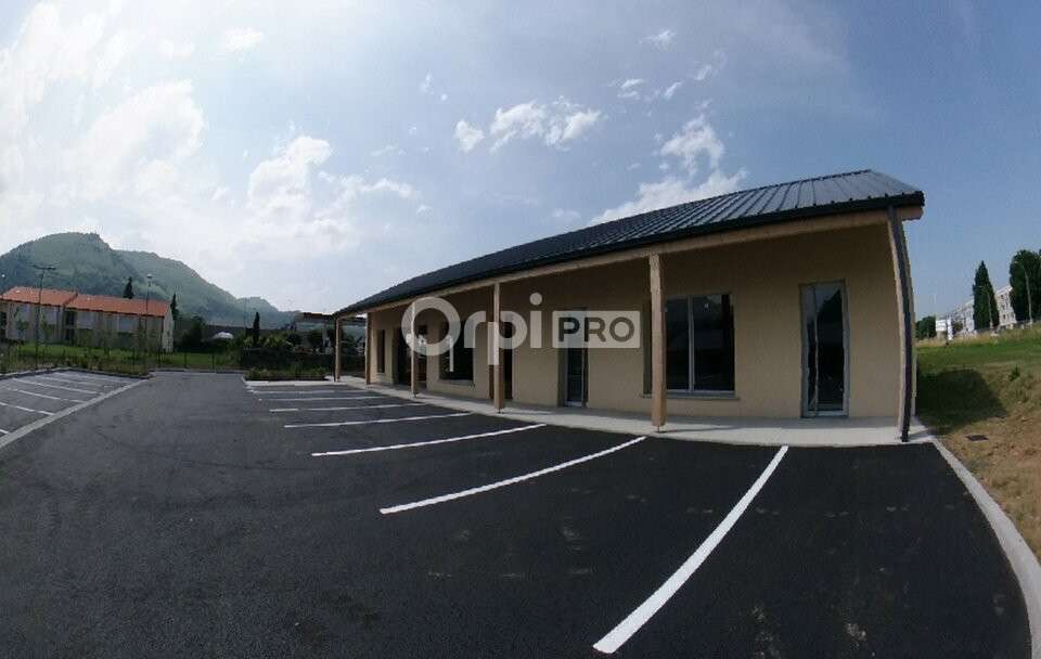 A louer locaux 430m² bruts divisibles à Lourdes