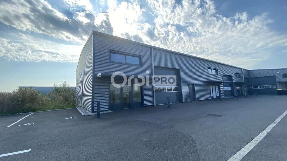 A louer entrepôt avec bureau 250m² à Baldersheim