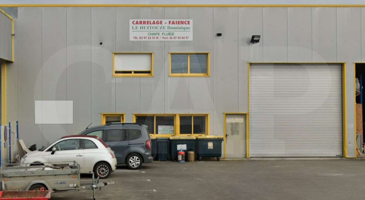 A louer local 301m² idéalement situé à Caudan