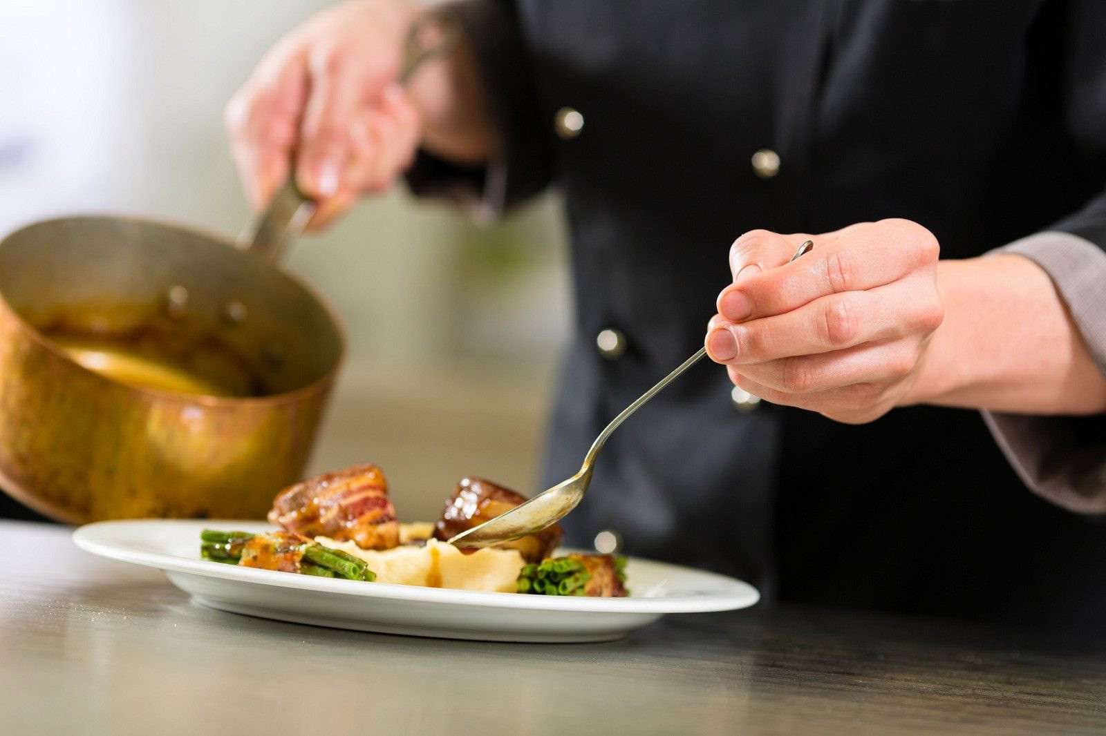 Vente restaurant licence 4 sur 2 angles à Paris 19