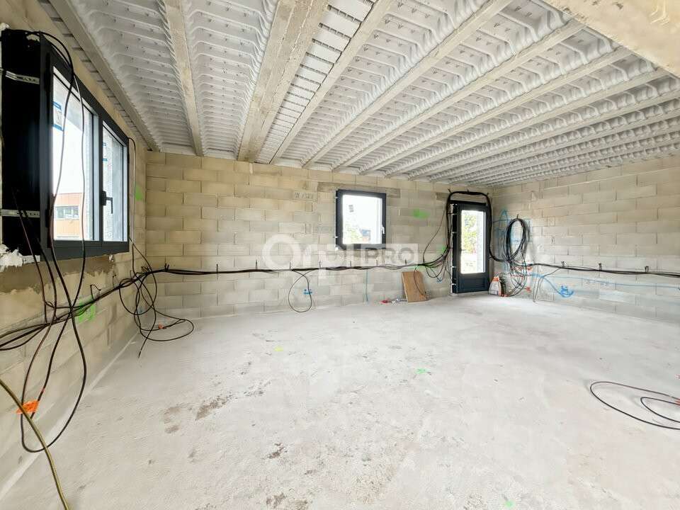 Bureaux neuf à louer de 65m² à Carnoules