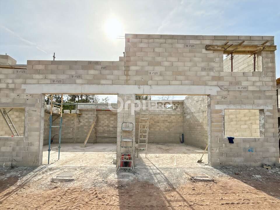 Local neuf à louer 50m² à Carnoules quartier Bron 
