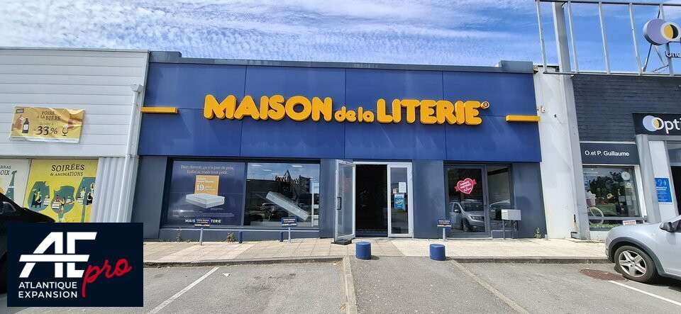 A louer local commercial 410m² Trignac zone Auchan
