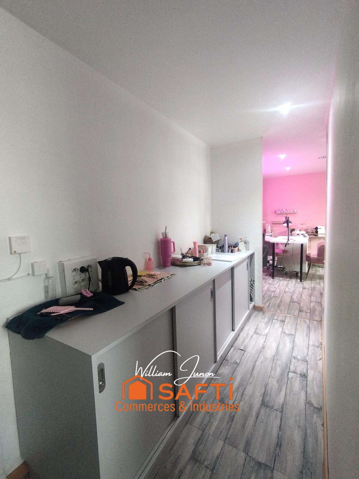 AV local commercial 30m² Saint-Étienne  
