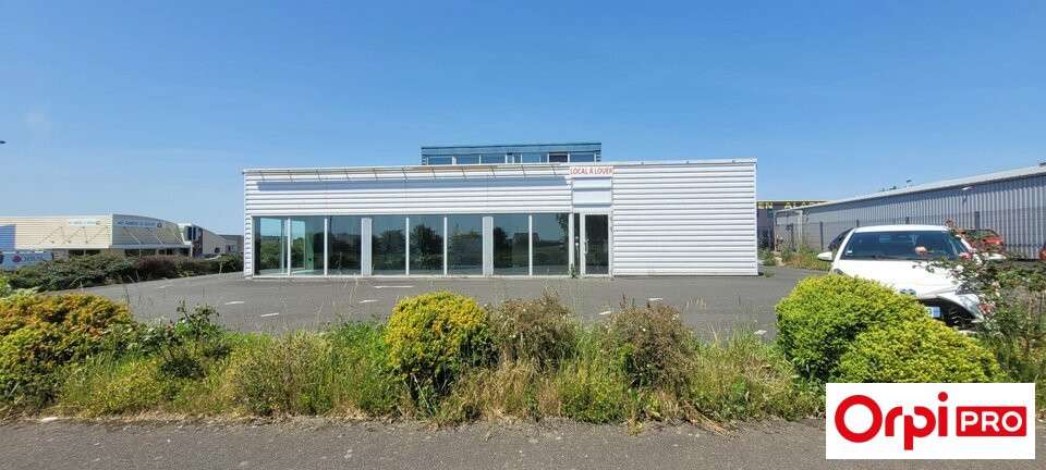 A louer local commercial 114m² au haut de Binic