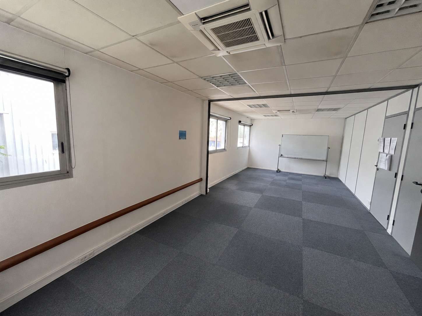 A louer bureaux 98m² zone commerciale La Valette