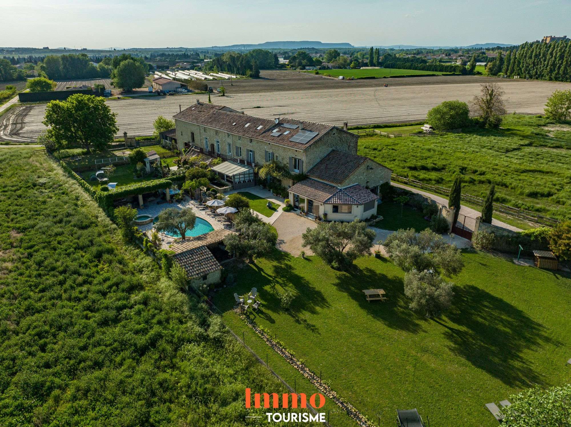 Mas provençal d’exception avec parc arboré et act