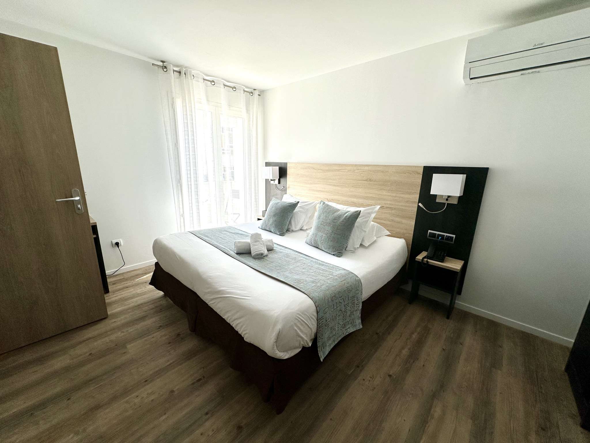 AV hôtel + piscine à redynamiser axe Avignon - Aix
