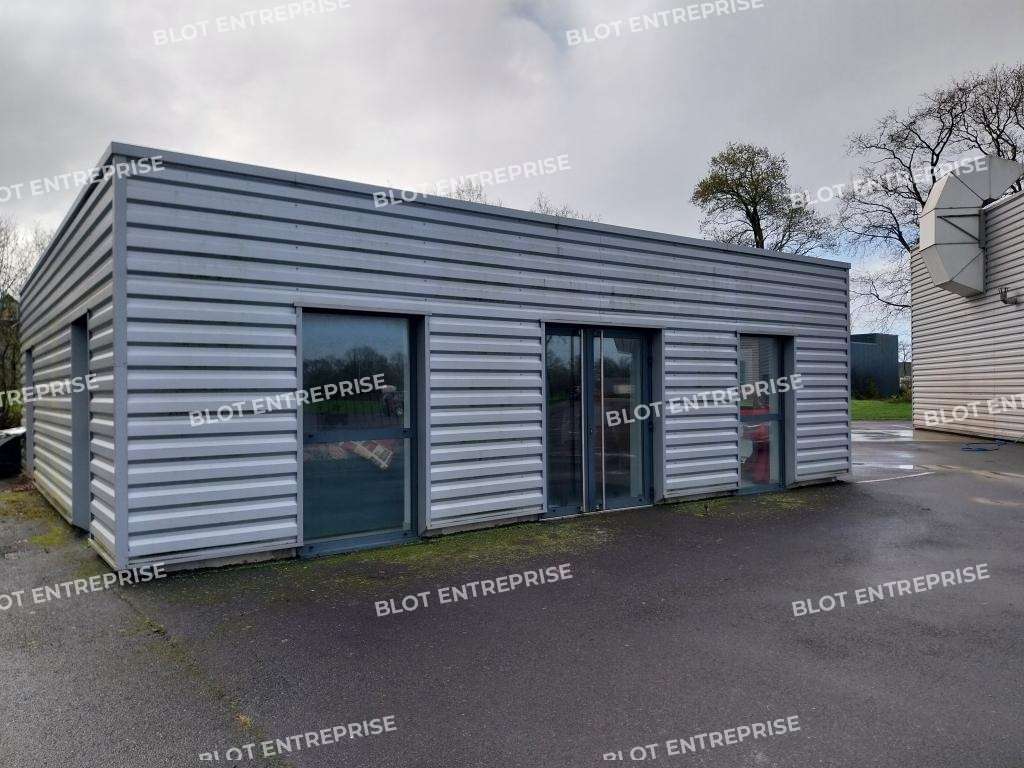 A louer local professionnel 100m² en za à Muzillac