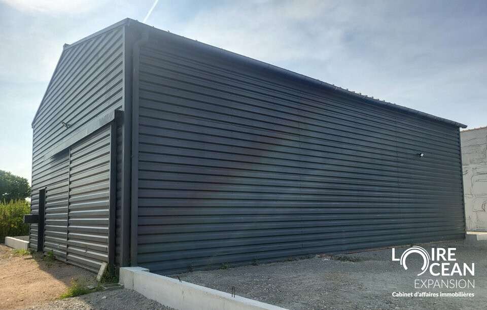 A louer local 150m² zone de la Blavetière à Pornic