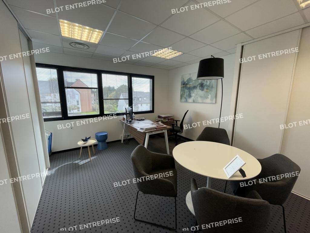 A louer/ à vendre bureaux 344m² à Saint-Grégoire 