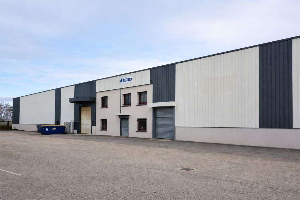Entrepôt stockage 568m² à louer à Saint-Priest