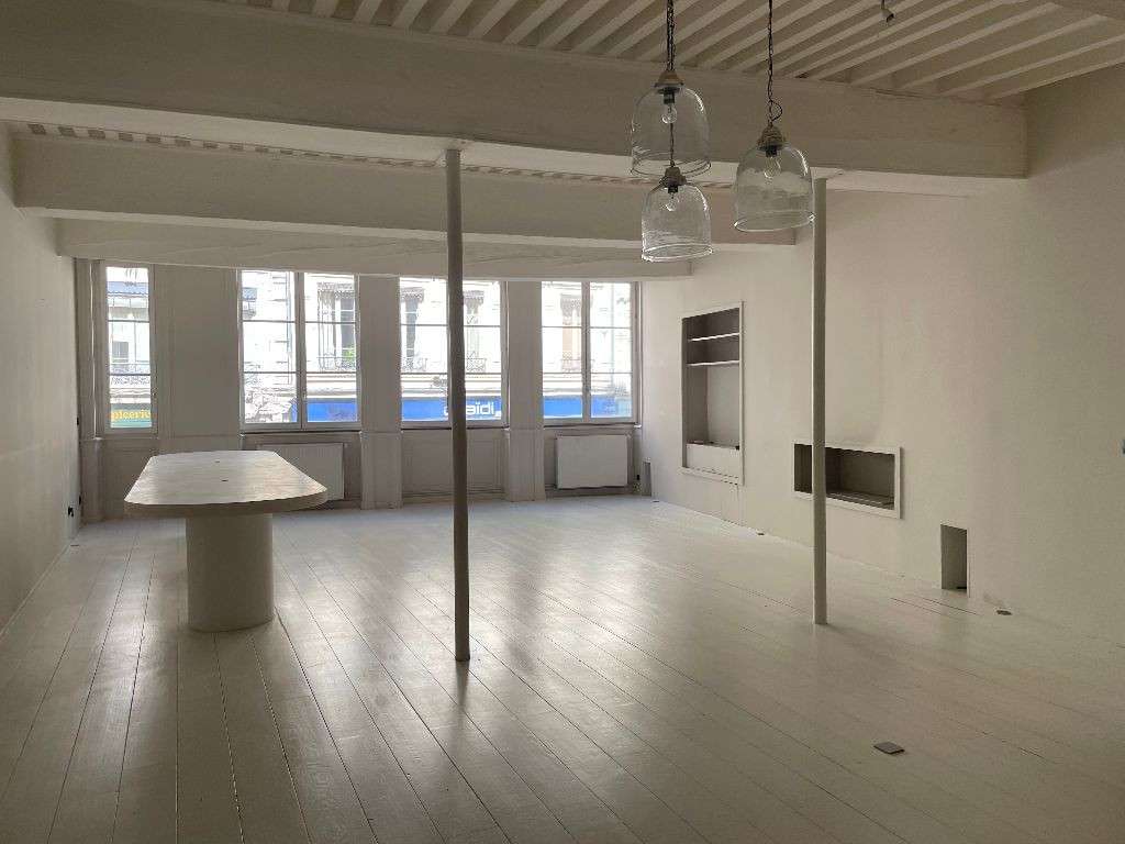A louer bureaux de 90m² à Lyon 69002 rue de Brest