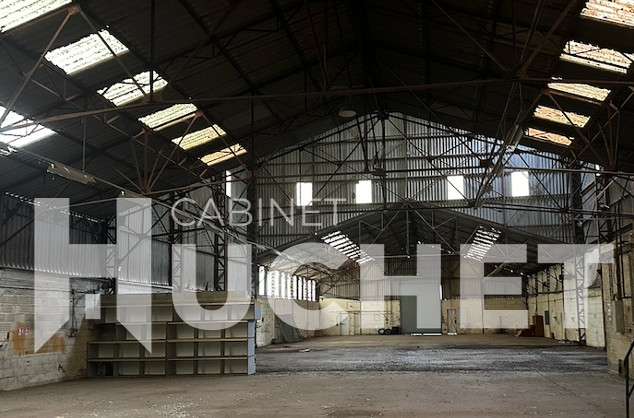 A vendre ancien site industriel 2500m² à Argences