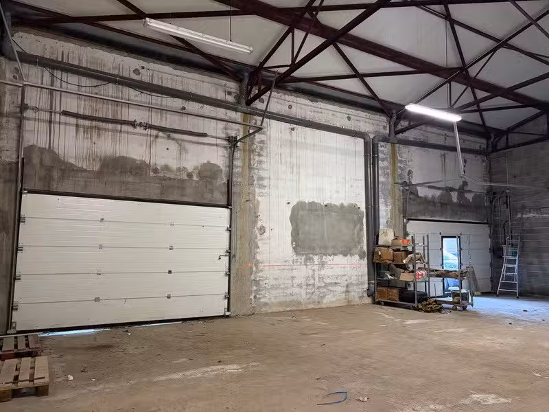 A louer hangar artisanal 145m² à Biguglia
