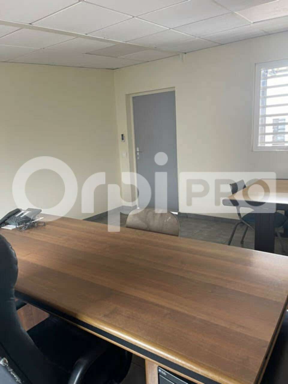 Bureau 19m² à louer à Baie-Mahault