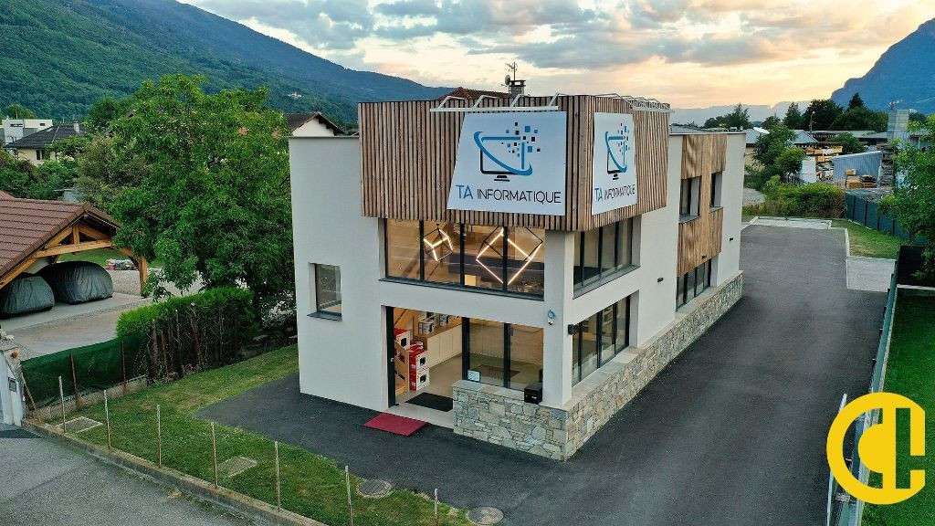 Local commercial pro 200m² à louer en Savoie