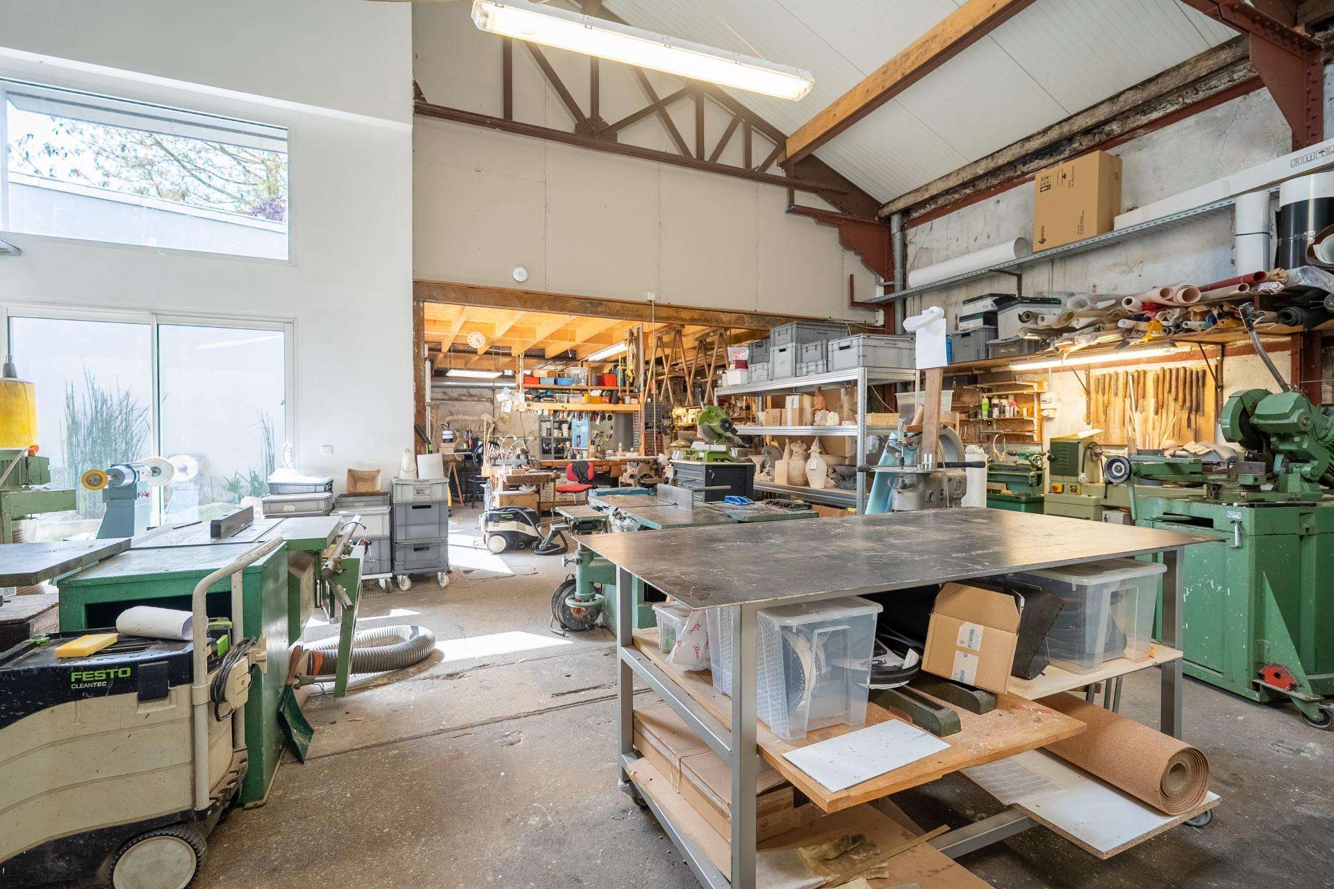 AV atelier et loft de 318m² à Neuilly-Plaisance