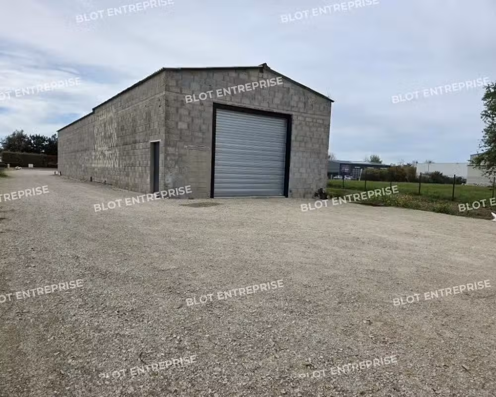 A louer local d'activités de 100m² à Pleurtuit