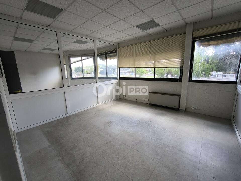 A louer bureaux 300m² à Brive Ouest proche A20
