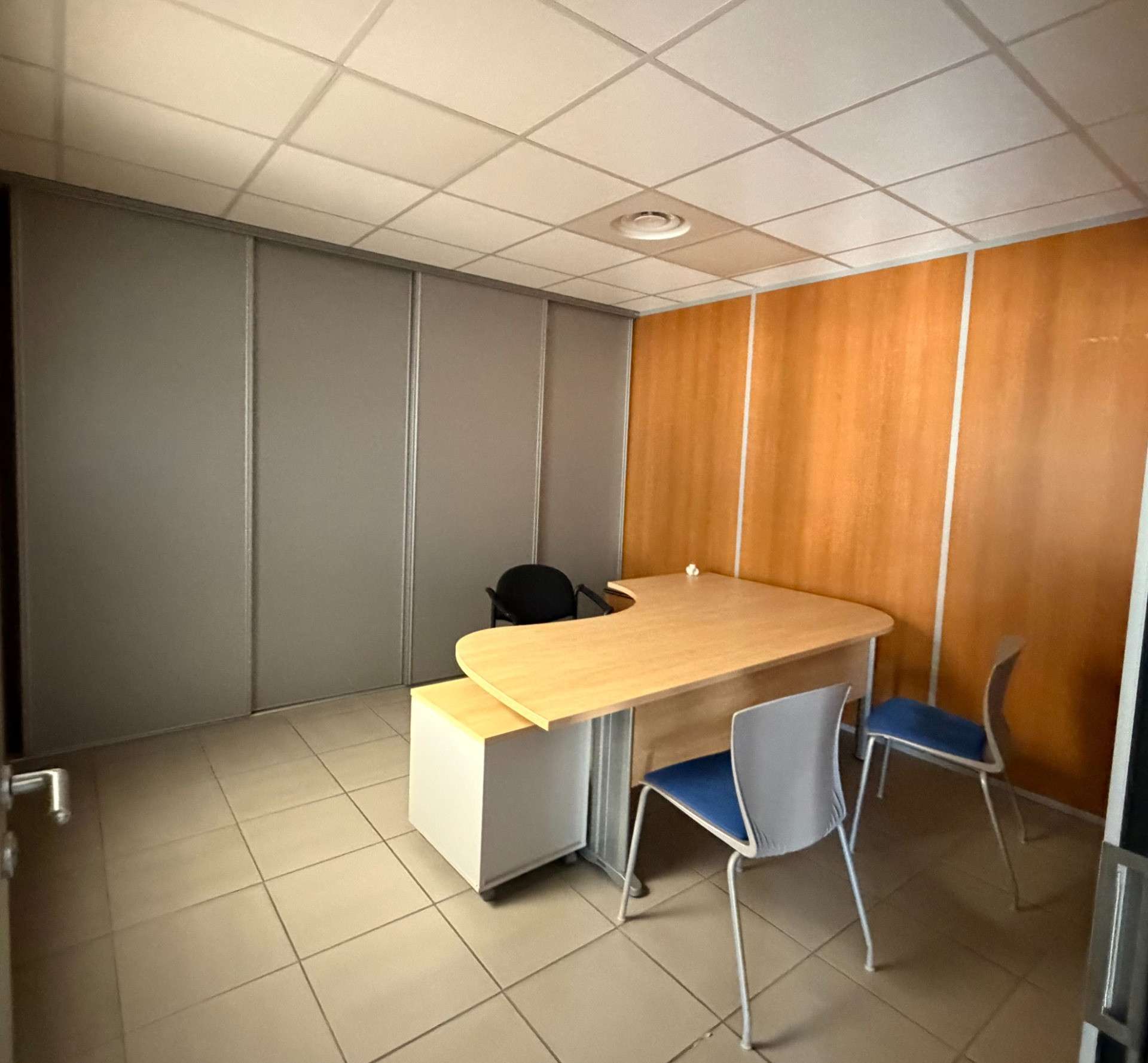 Bureau 13m² à louer à Salon-de-Provence