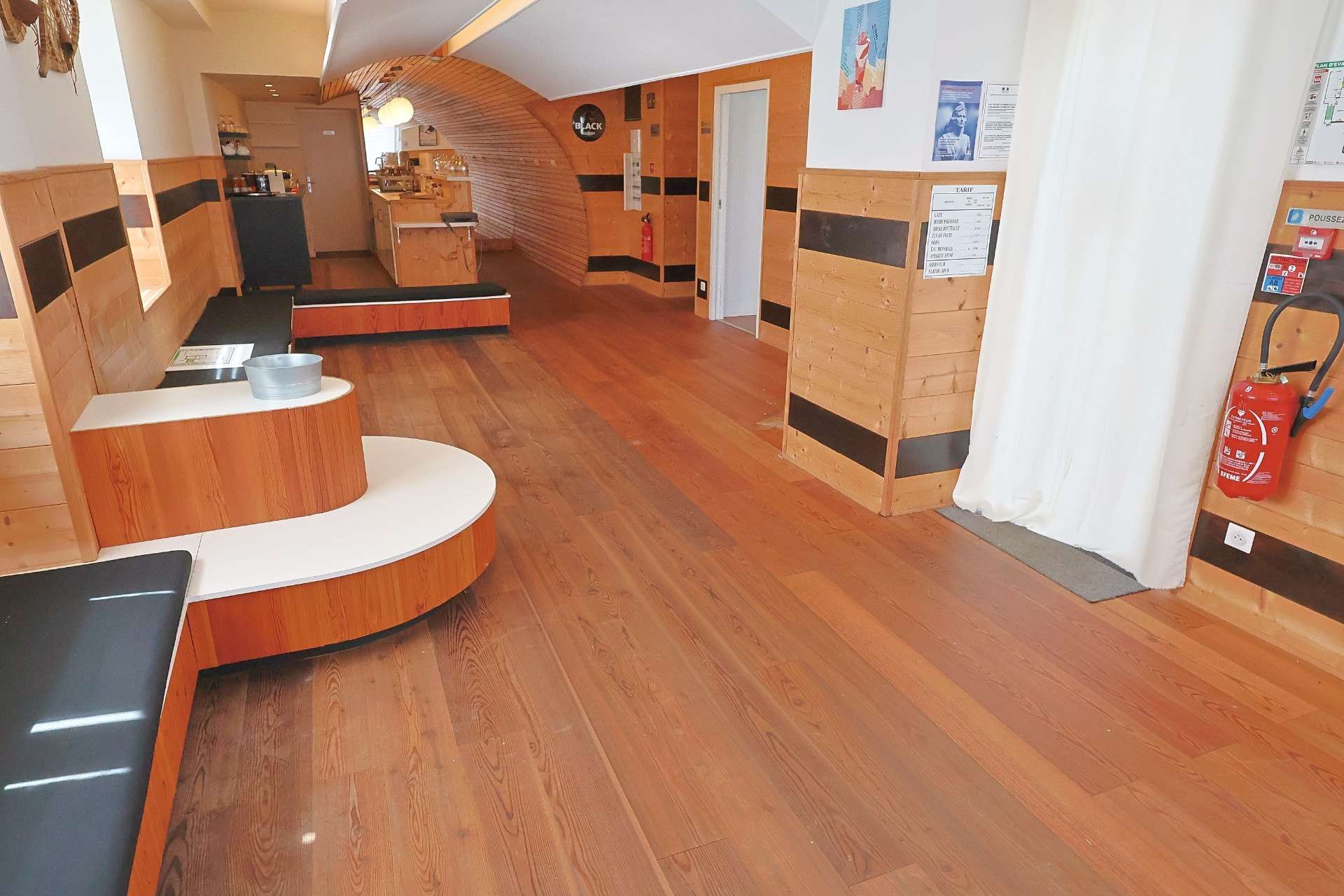 Local 74m² + cave à louer à Bussang