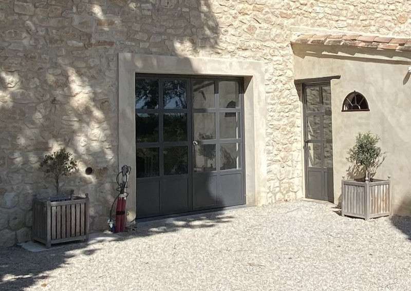 Local ancien chai 132m² à louer à Aix-en-Provence 