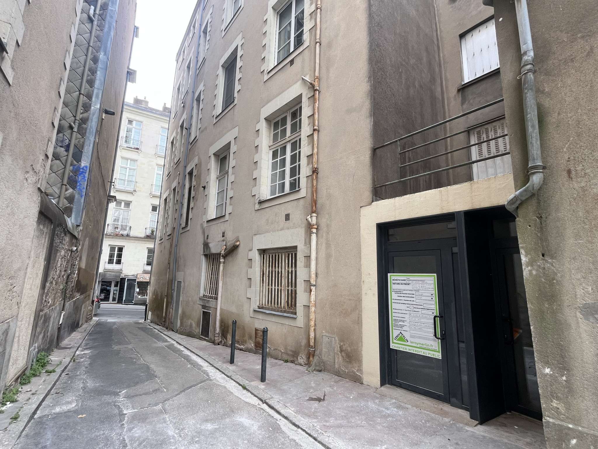 Vente bureau RDC avec vitrine centre ville Nantes