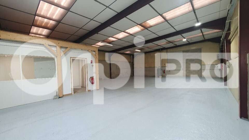 Vente local d'activité de 205m² à Verneuil-l'Étang