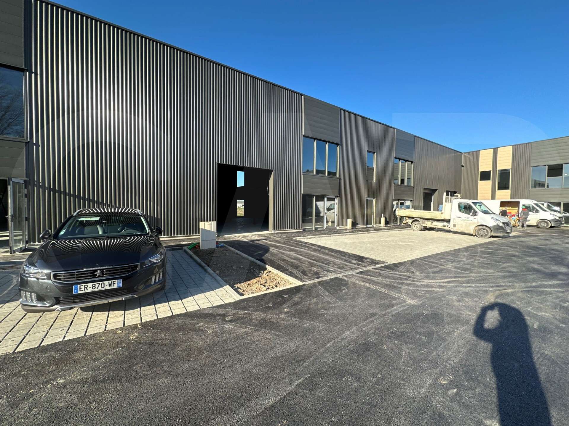 Loue local d'activités de 385m² à Vern-sur-Seiche